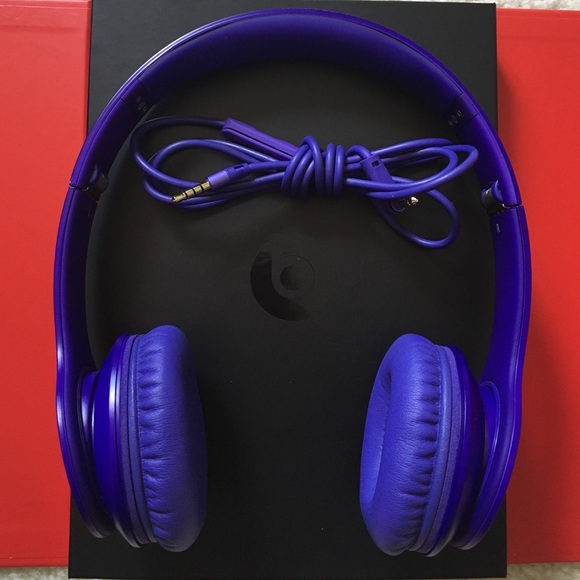 Authentic solo hd beats by Dre