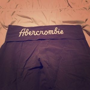 Abercrombie yoga pants size Medium