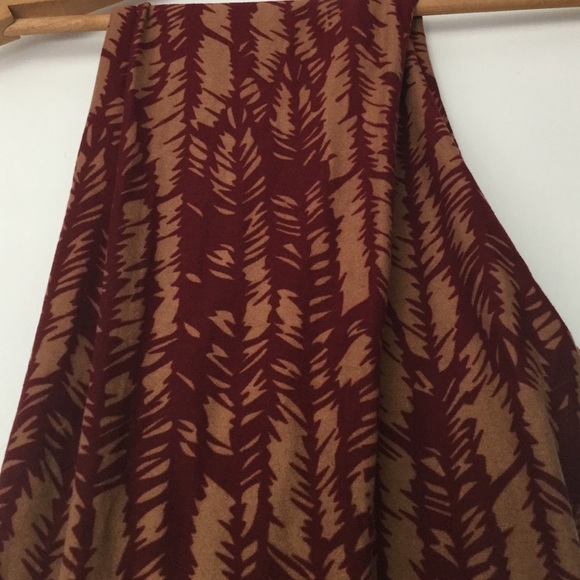 LuLaRoe Pants - Lularoe OS Leggings Tan Burgundy Brown LuLaRoe Pants - Lularoe OS Leggings Tan Burgundy Brown