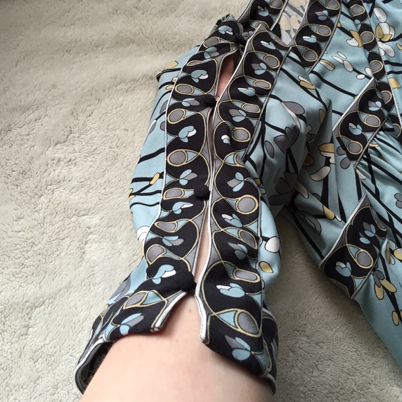 BCBG 3/4 Length Sleeved Dress - Picture 2 of 4