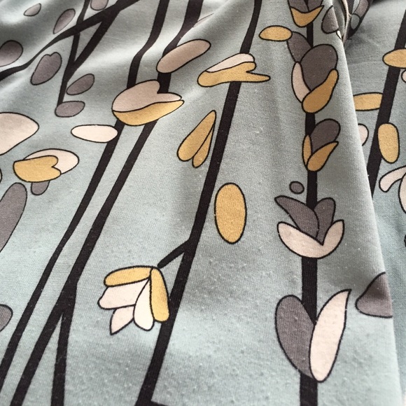 BCBG 3/4 Length Sleeved Dress - Picture 4 of 4