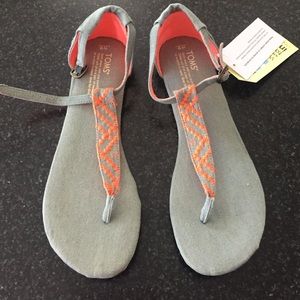 Tom sandals