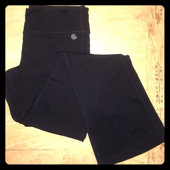 Size L CAbi yoga pants