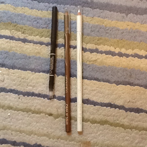 3 dark and light brown and white eyeliner! - Picture 1 of 3