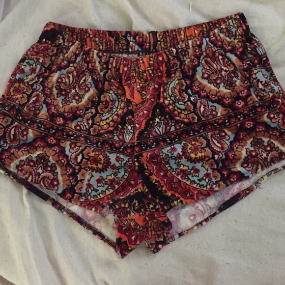 Super cute Billabong shorts ✨