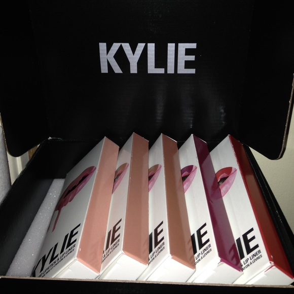 ISO rest of Kylie matte, glosses, and metals.