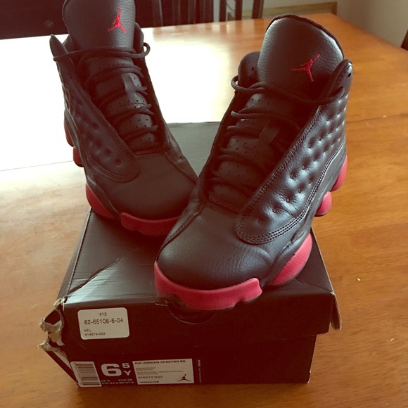 Jordan 13's black and gym red