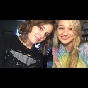 Meet your Posher, Hayley