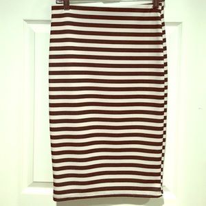 🎉HP🎉 Black and White Striped Skirt