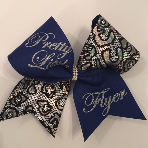 "Pretty Little Flyer" cheer bow