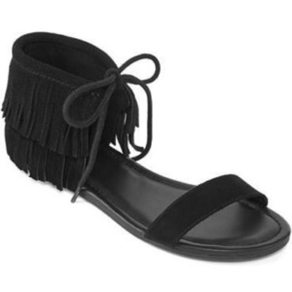 NWOT | MIA Black fringe sandals