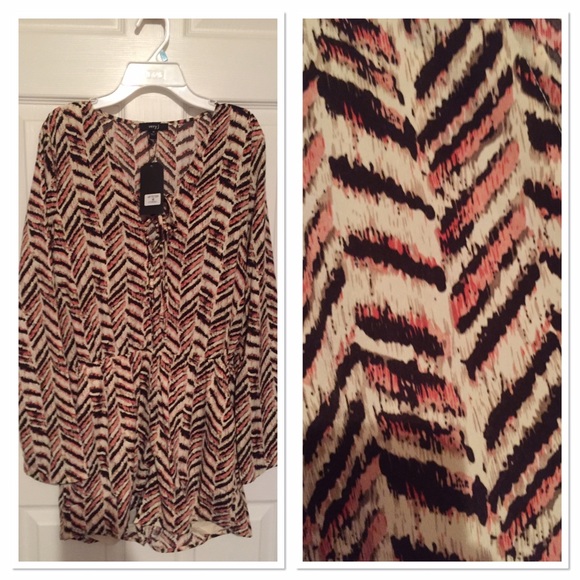 LAST ONE 🔴Very J Lace Up Romper - Picture 2 of 2