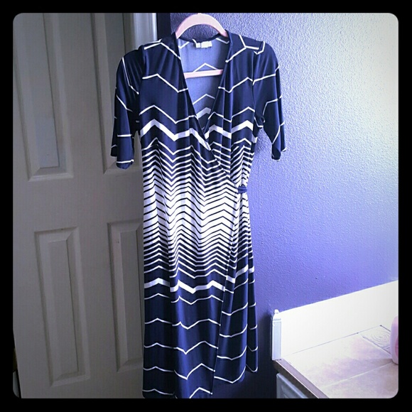 Maternity wrap dress