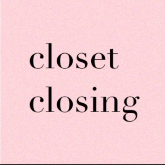 Closet closing MAKE OFFERS PURCHASE NOW