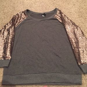 TORRID SEQUIN SWEATSHIRT ! BNWOT❤️🌻