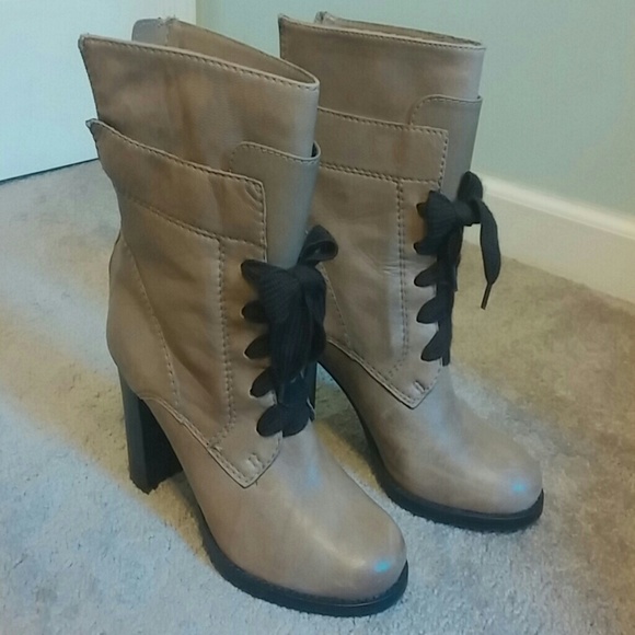 Fall boots - Picture 2 of 4