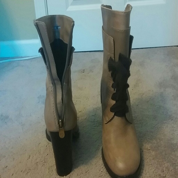 Fall boots - Picture 3 of 4