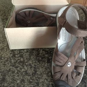 💕🎀women's KEEN sandal