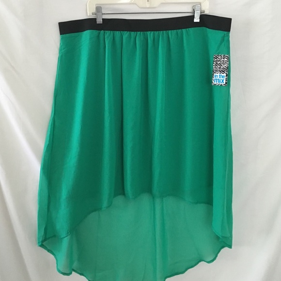 🔥HOST PICK‼️🔥In The Mix high/low skirt - Picture 2 of 3