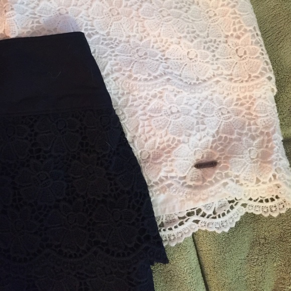 SOLD Hollister mini lace skirts bundle - Picture 2 of 3