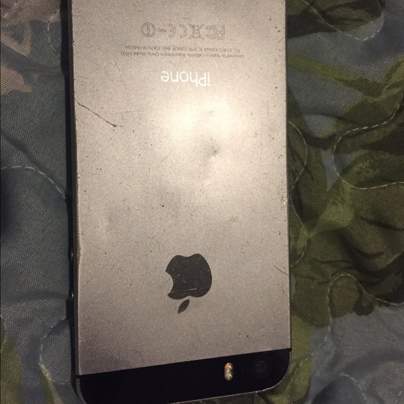 iPhone 5s Unlock to any carrier - Picture 2 of 4