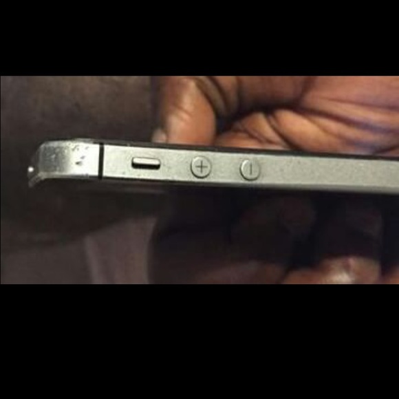 iPhone 5s Unlock to any carrier - Picture 4 of 4