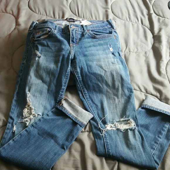Hollister destroyed skinny jeans