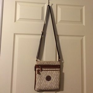 NX cross body purse