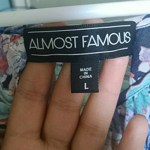 Sheer, floral top - Picture 4 of 4