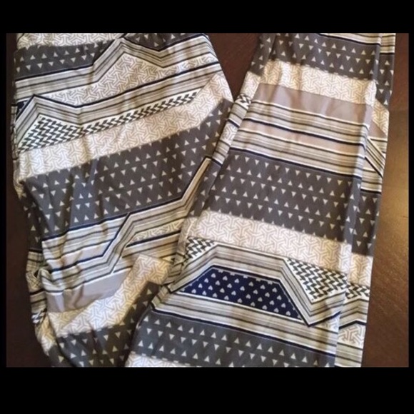 Grey and blue striped lularoe leggings!