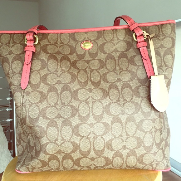 COACH Peyton Signature Zip Top Tote