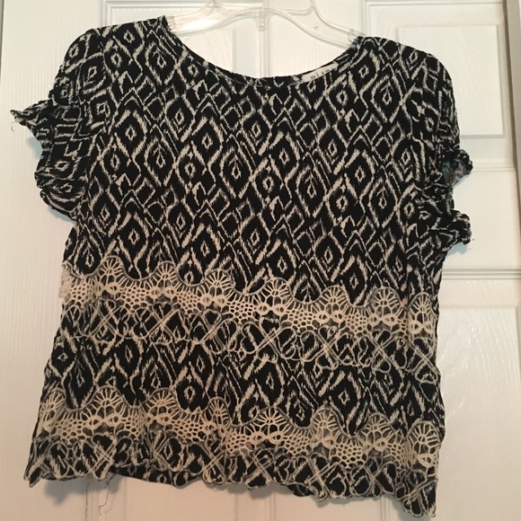 A short sleeve crop top.