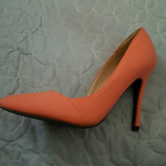 Heels - Picture 2 of 2