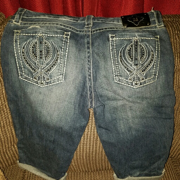 Buckle D9 Capri shorts - Picture 1 of 3