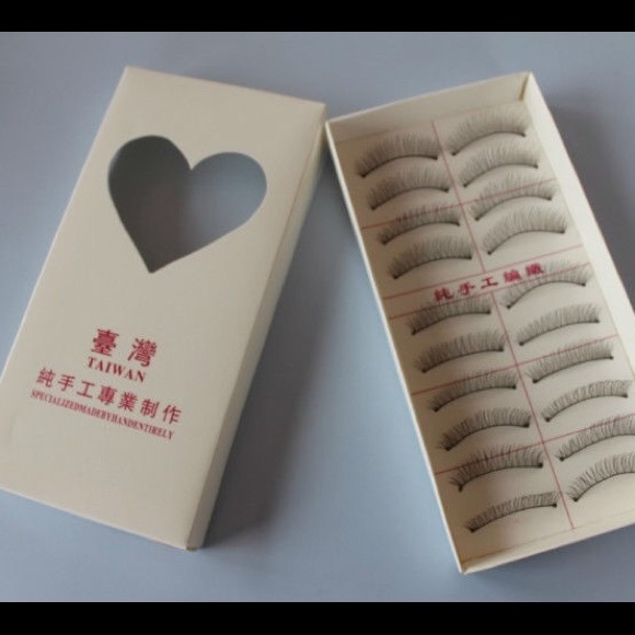 Brand new false eyelashes