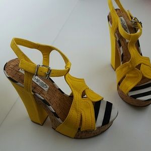 Platform sandals