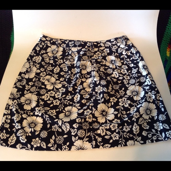 2 FOR $9 Cute Ann Taylor Petite Skirt - Picture 4 of 6
