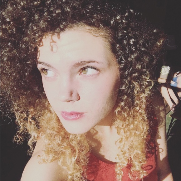 Meet your Posher, Annie