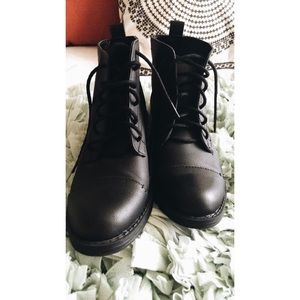 ✨ Never Worn Black Boots ✨
