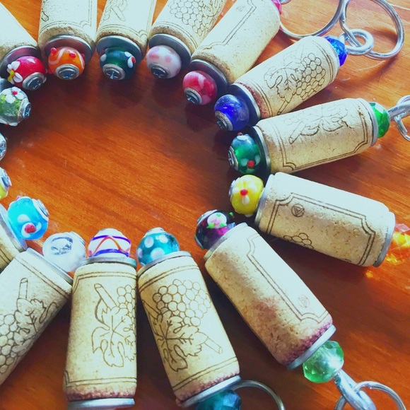 Custom handmade wine cork keychains 🍷 - Picture 2 of 2