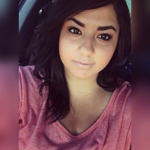 Meet your Posher, Beatriz