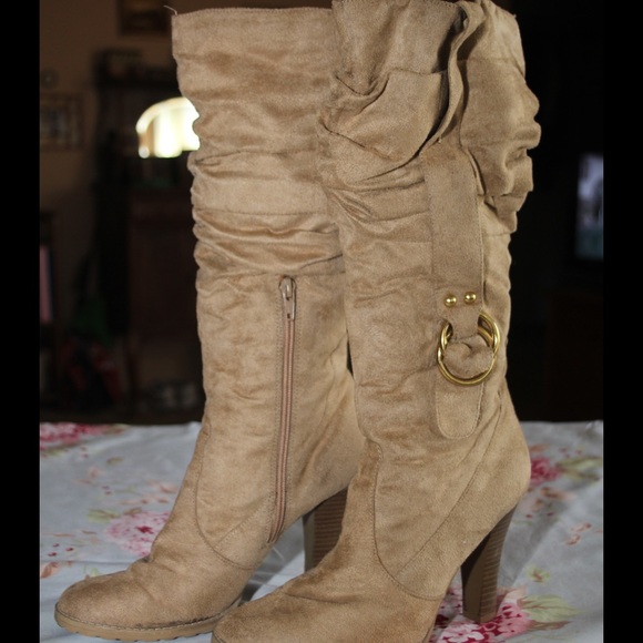 Dollhouse Tan Boots Shoe Size 8 1/2 Medium