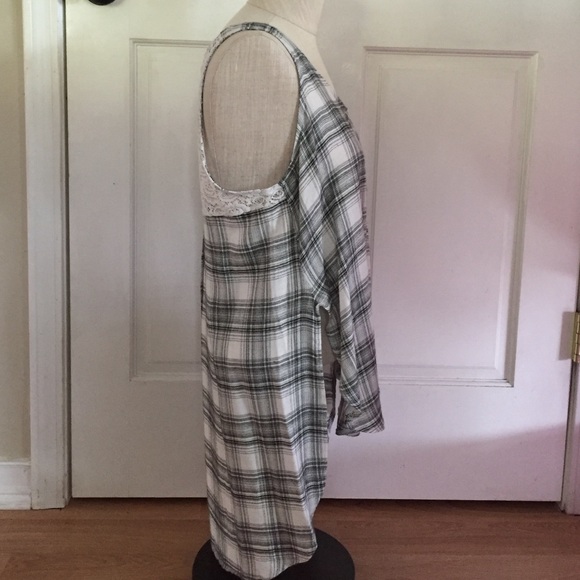 Plaid high low top - Picture 2 of 4