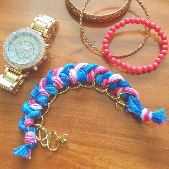 💙HP💙 gold chain & blue/pink threaded bracelet - Picture 2 of 2