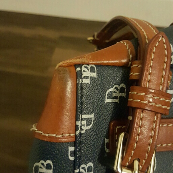 Dooney & Bourke purse - Picture 4 of 4