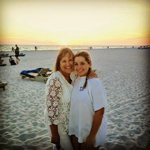 Meet your Posher, Cynthia