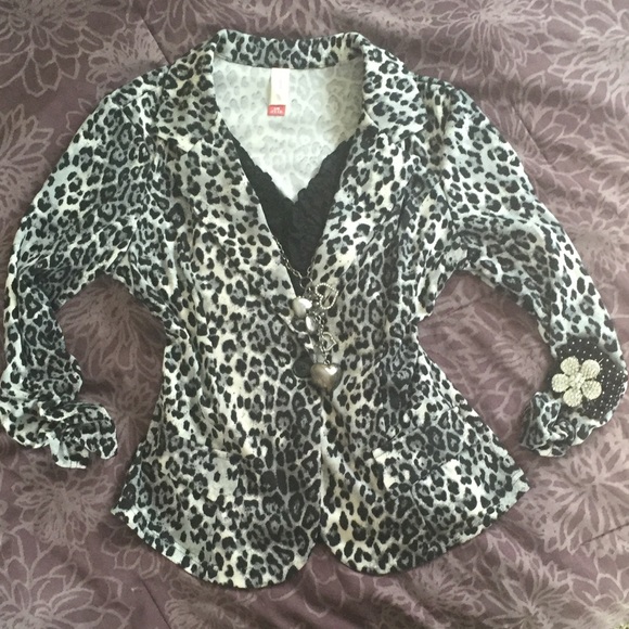 Cheetah leopard print blazer. Black grey and white