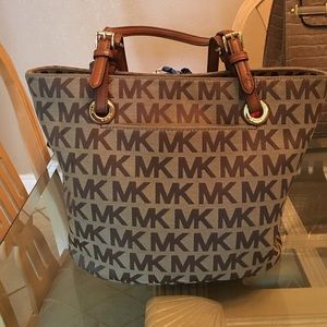 Micheal kors bag