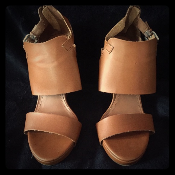 Express Sandal Wedges