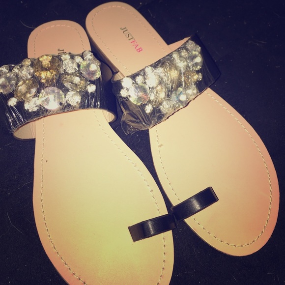 Size 9 embellished black sandals